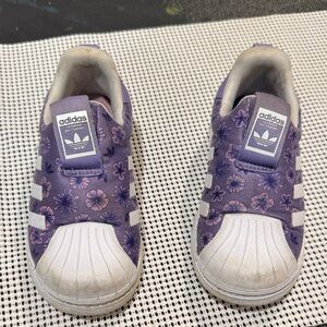 Adidas Superstar Purple flowers toddler shoe